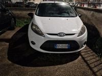 Usata Ford Fiesta 60 CV (44 kW) 2009 Bianco Utilitaria