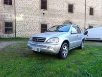 Usata Mercedes ML400 250 CV (183 kW) 2003 Argento SUV