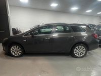 Usata Opel Astra Cosmo 110 CV (80 kW) 2013 Grigio Berlina