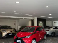 Usata Toyota Aygo Cool 69 CV (50 kW) 2016 Rosso Utilitaria