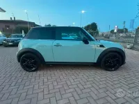 Usata Mini Cooper D 111 CV (81 kW) 2012 Bluazzurro Utilitaria