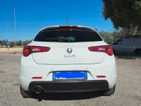 Usata Alfa Romeo Giulietta Distinctive 109 CV (80 kW) 2014 Bianco Utilitaria