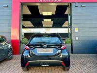 Usata Toyota Yaris Hybrid Business Edition 92 CV (67 kW) 2021 Nero Berlina