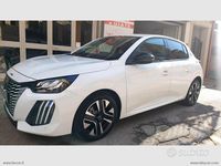 Usata Peugeot 208 Allure 101 CV (74 kW) 2025 Bianco Utilitaria