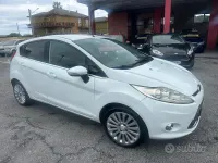 Usata Ford Fiesta Titanium 68 CV (50 kW) 2009 Bianco Berlina