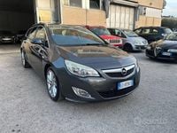 Usata Opel Astra Cosmo 110 CV (80 kW) 2011 Grigio Station wagon