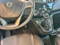 Usata Lancia Ypsilon 54 CV (39 kW) 2016 Blu Utilitaria