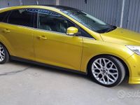 Usata Ford Focus Individual 150 CV (110 kW) 2011 Giallo Berlina