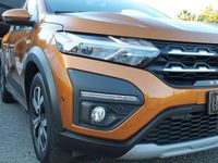 Usata Dacia Sandero Essentiel 101 CV (74 kW) 2021 Oro Berlina