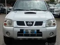 Usata Nissan Navara 133 CV (97 kW) 2002 Grigio Pick-up