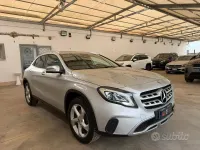 Usata Mercedes GLA180 109 CV (80 kW) 2017 Grigio SUV