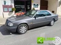 Usata Mercedes E200 136 CV (100 kW) 1995 Grigio Coupé