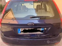Usata Ford Fiesta Ghia 80 CV (58 kW) 2002 Blu Utilitaria