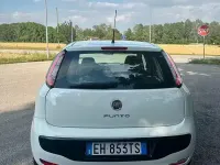 Usata Fiat Grande Punto 69 CV (50 kW) 2011 Bianco Utilitaria