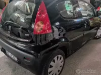 Usata Peugeot 107 68 CV (50 kW) 2008 Nero Utilitaria
