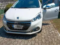 Usata Peugeot 208 Signature Sky 83 CV (61 kW) 2019 Bianco Utilitaria