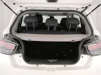 Usata Mahindra KUV100 87 CV (63 kW) 2025 Perla white SUV