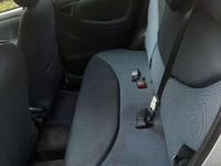 Usata Toyota Yaris 65 CV (47 kW) 2005 Argento Utilitaria