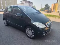 Usata Mercedes A160 Elegance 95 CV (69 kW) 2011 Nero Utilitaria