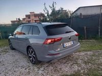 Usata VW Golf VIII R-line 199 CV (146 kW) 2021 Grigio Station wagon