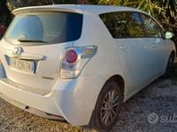 Usata Toyota Verso Active 132 CV (97 kW) 2017 Bianco Monovolume