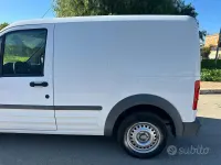 Usata Ford Transit Connect 90 CV (66 kW) 2010 Bianco Monovolume