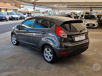Usata Ford Fiesta Titanium 101 CV (74 kW) 2016 Grigio Utilitaria