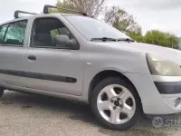 Usata Renault Clio II 58 CV (42 kW) 2003 Grigio Berlina