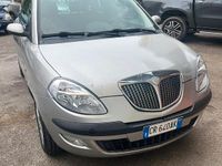 Usata Lancia Ypsilon 70 CV (51 kW) 2004 Grigio Utilitaria