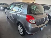 Usata Renault Clio III Dynamique 75 CV (55 kW) 2012 Grigio Berlina