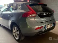Usata Volvo V40 Business Edition 120 CV (88 kW) 2018 Grigio Berlina