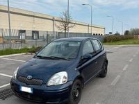 Usata Toyota Yaris 65 CV (47 kW) 2003 Blu Berlina