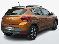 Usata Dacia Sandero Expression 101 CV (74 kW) 2023 Arancione Berlina