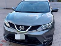 Usata Nissan Qashqai N-Connecta 110 CV (80 kW) 2017 Grigio SUV
