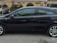 Usata Opel Astra GTC Cosmo 101 CV (74 kW) 2008 Nero Berlina