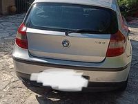 Usata BMW 118 122 CV (89 kW) 2006 Grigio Utilitaria