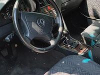 Usata Mercedes C200 136 CV (100 kW) 1995 Grigio Berlina