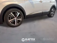 Usata Peugeot 3008 Allure 181 CV (133 kW) 2022 Bianco madreperla SUV