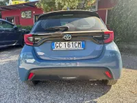Usata Toyota Yaris Hybrid Active 92 CV (67 kW) 2021 Blu/azzurro Berlina