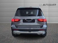 Usata Mercedes GLB200 150 CV (110 kW) 2022 Grigio montagna / metallizzato SUV