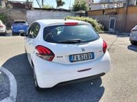 Usata Peugeot 208 Active 75 CV (55 kW) 2015 Bianco Utilitaria