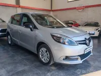 Usata Renault Scénic LIMITED 95 CV (69 kW) 2014 Grigio Monovolume