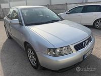 Usata Audi A3 Ambiente 102 CV (75 kW) 2002 Grigio Utilitaria