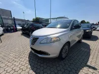 Usata Lancia Ypsilon Gold 95 CV (69 kW) 2012 Argento Utilitaria
