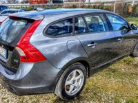 Usata Volvo V60 Kinetic 120 CV (88 kW) 2017 Grigio Station wagon
