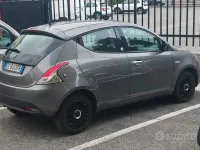 Usata Lancia Ypsilon Gold 69 CV (50 kW) 2013 Grigio Utilitaria