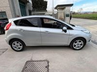 Usata Ford Fiesta 95 CV (69 kW) 2016 Argento Berlina
