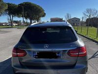 Usata Mercedes C220 Premium 170 CV (125 kW) 2018 Grigio Station wagon