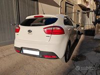 Usata Kia Rio 90 CV (66 kW) 2014 Bianco Berlina