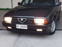 Usata Alfa Romeo 75 103 CV (75 kW) 1992 Nero Berlina